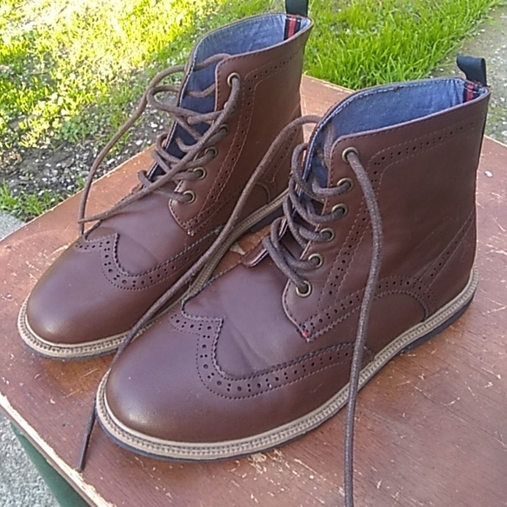 Tommy Hilfiger boots - Picture 1 of 4